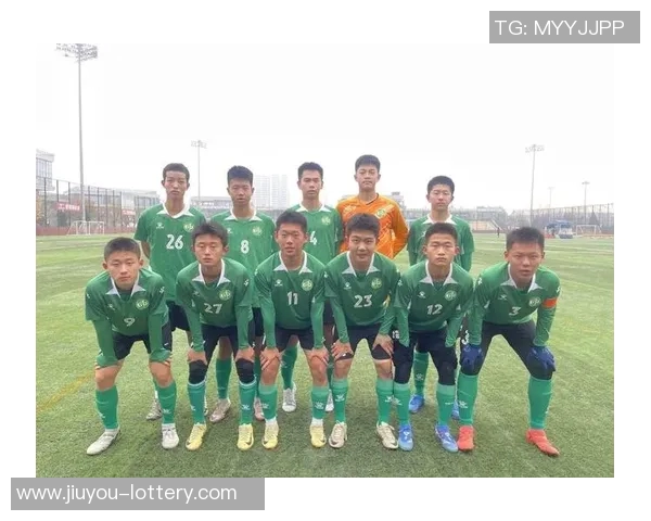 广东队与重庆队的激烈对决展现足球魅力与团队精神的巅峰对抗